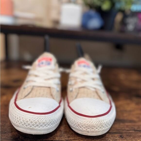 Tan Eyelet Converse size 7 - Picture 9 of 10